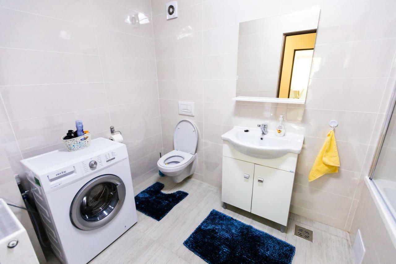 Travel Homzzz Apartments Targu-Mures Bagian luar foto
