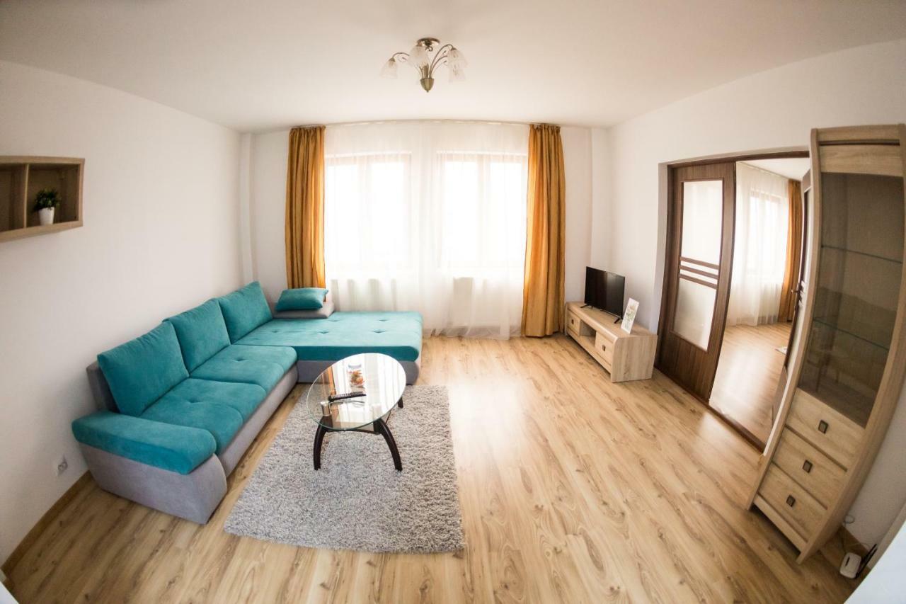 Travel Homzzz Apartments Targu-Mures Bagian luar foto